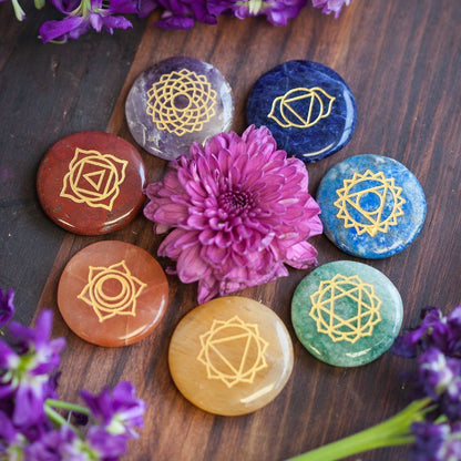 Conjunto de pedras semi-preciosas gravadas - 7 chakras